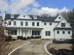 12 Seymour Pl E, Armonk, NY 10504