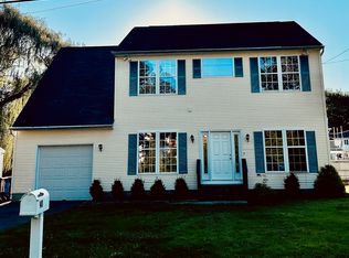 40 Marlin Dr, Norwalk, CT 06854