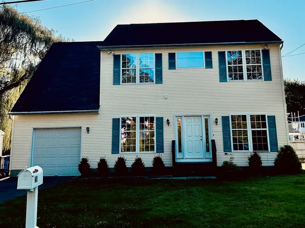 40 Marlin Dr, Norwalk, CT 06854