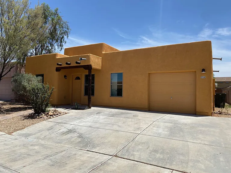 5730 E Calle De Hielo Dulce — Photo 2