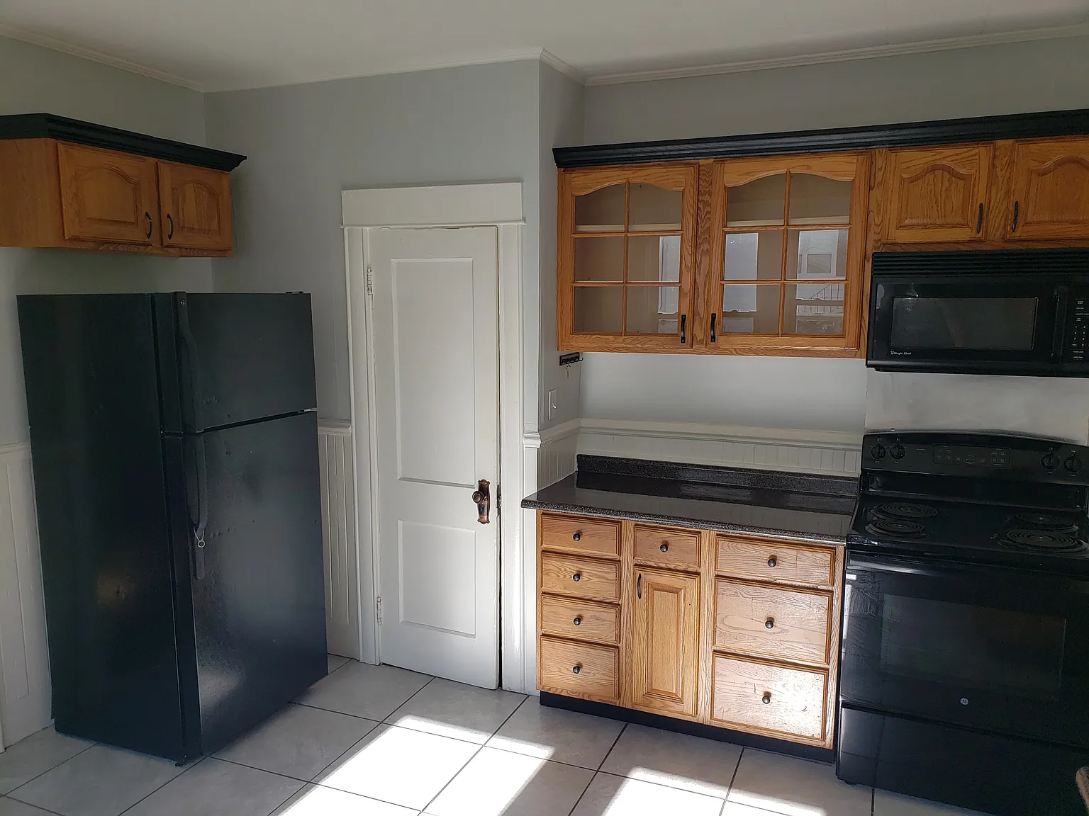 1 bed, 700 sqft, $1,400 — Photo 2