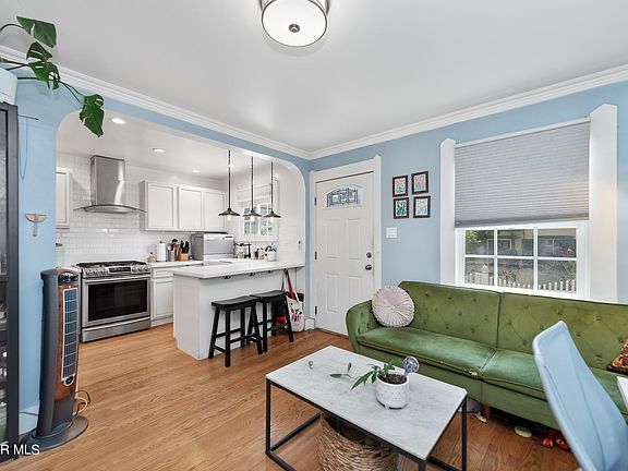 5th image of 616 E Angeleno Ave