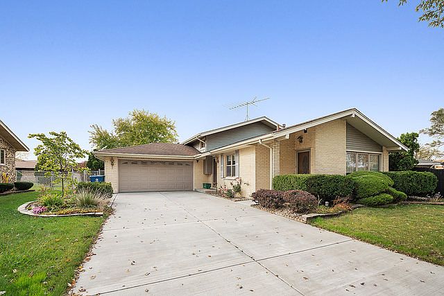 1st image of 10924 Circle Dr