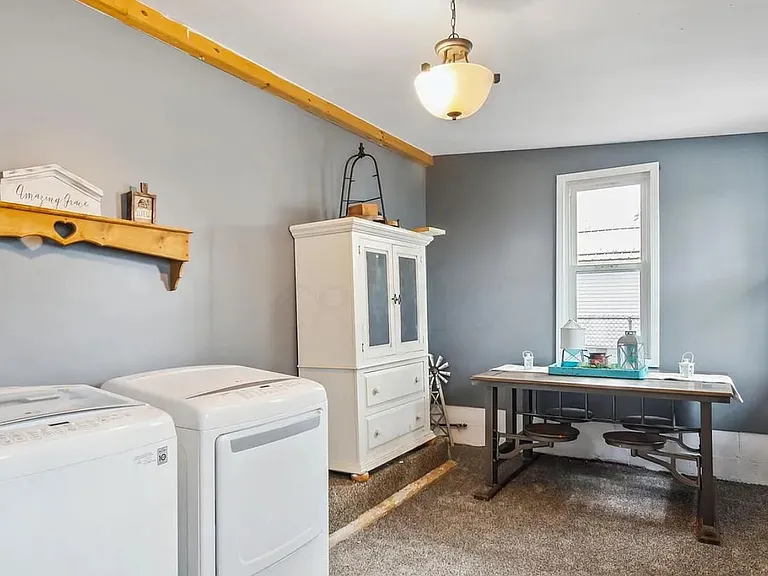 327 Franconia Ave — Photo 7