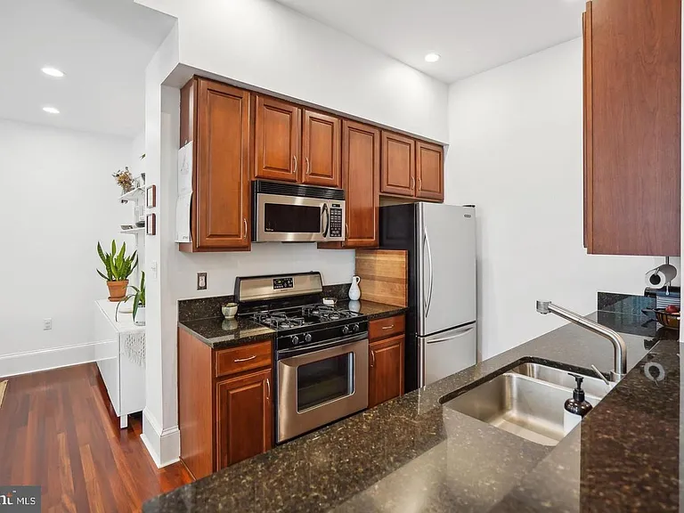 1324 Euclid St NW #103 — Photo 10