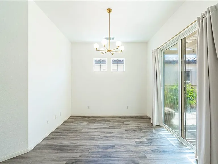 26345 Avenida Quintana — Photo 18