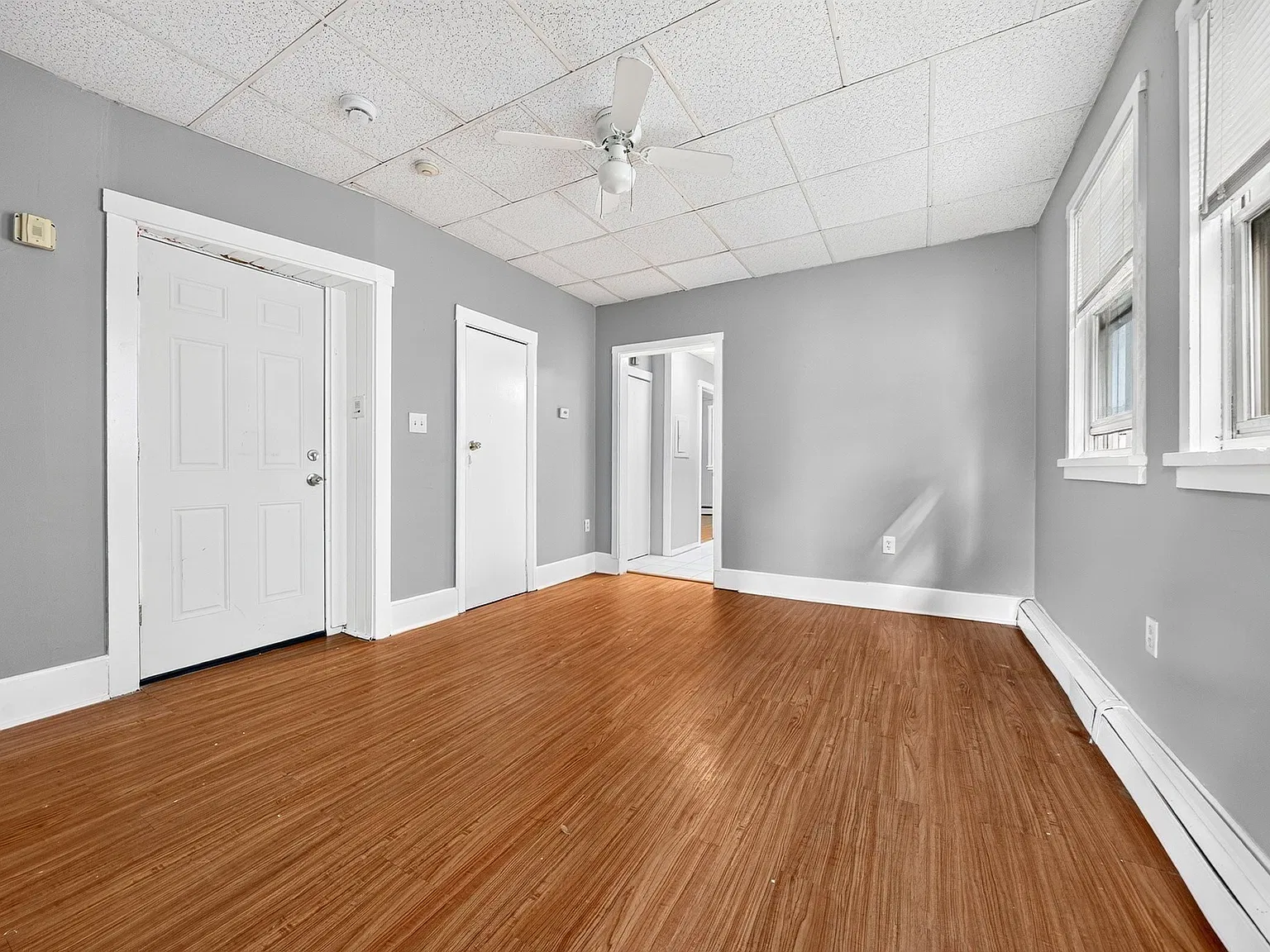 2 bed, 1000 sqft, $2,200 — Photo 4
