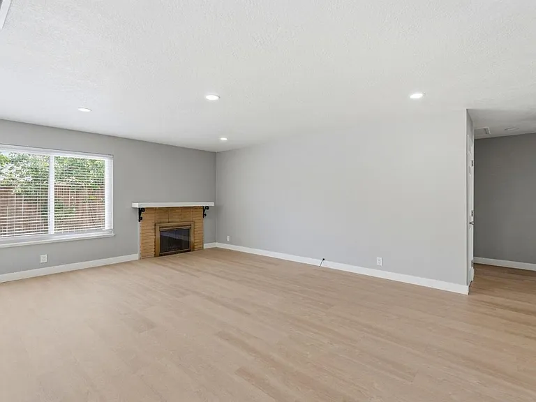 1857 Macduee Way — Photo 5