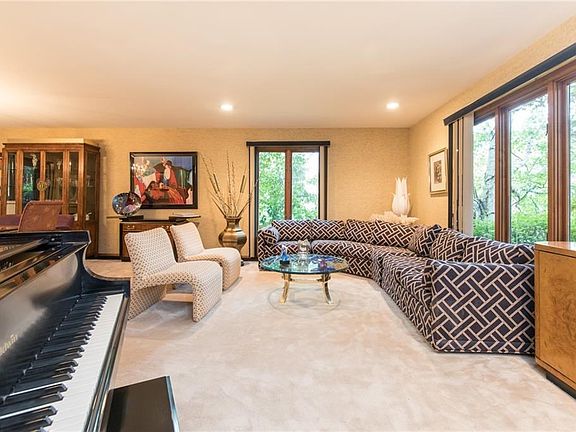 4th image of 2446 Cedarwood Rd
