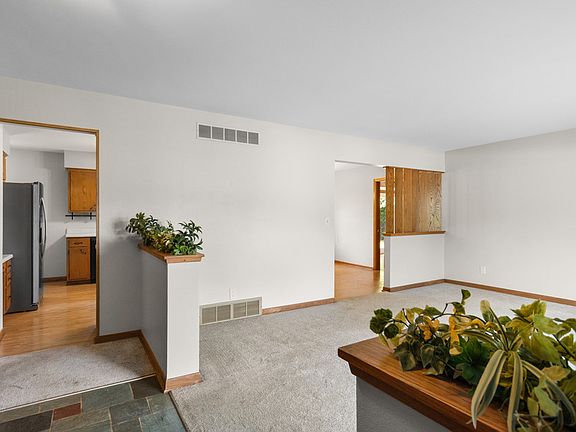 2nd image of 18525 Heathway Ln