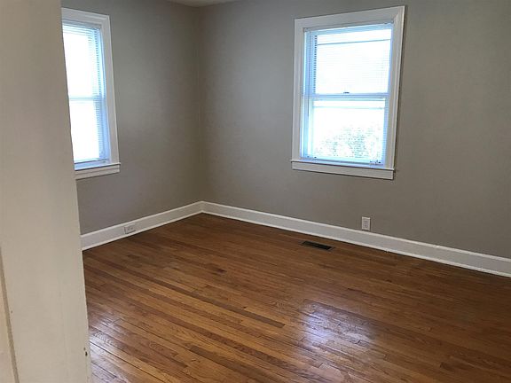 5th image of 742 Woodmont Blvd