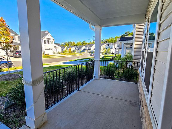 2nd image of 672 Emerald Bay Cir