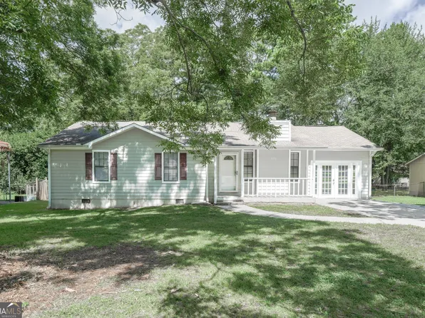 5761 Northfield Dr, Ellenwood, GA 30294