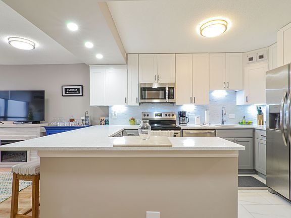 5th image of 405 N Wabash Ave Unit 4012
