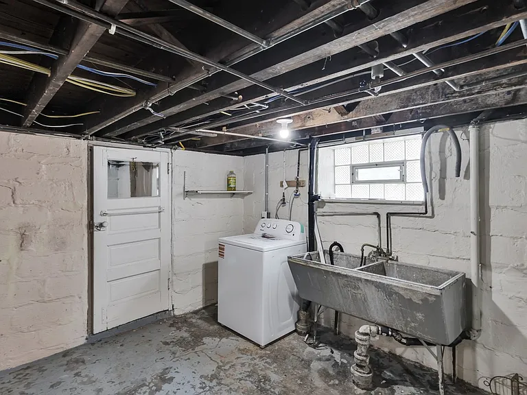 1002 Fordham Ave — Photo 29