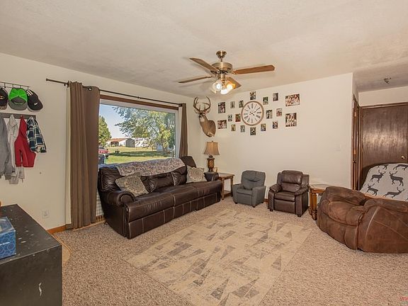 3rd image of 288 Shawn Ave