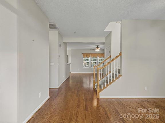 4th image of 106 Rolling Stone Ct