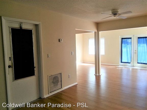 5th image of 285 NE Floresta Dr