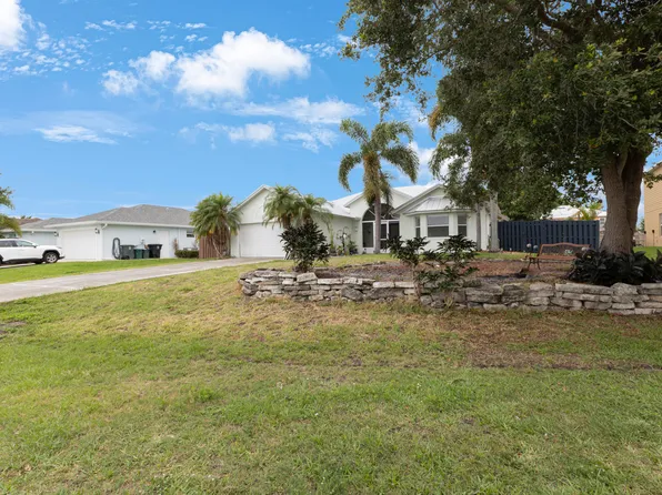 427 SW Cahoon Court, Port St Lucie, FL 34953