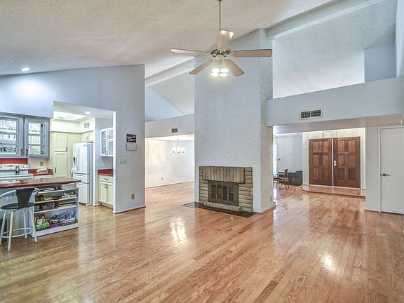 5th image of 14646 N 49th Way