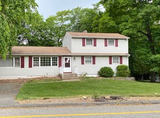 512 Nariticong Ave, Hopatcong, NJ 07843