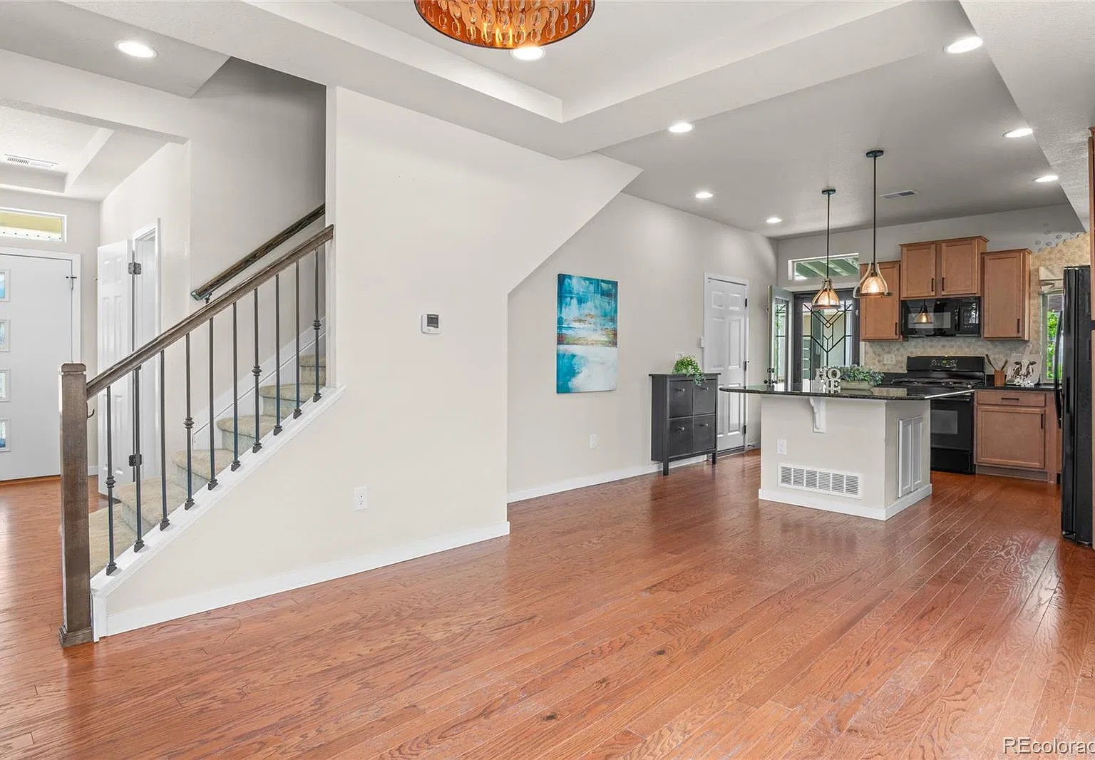 5 bed, 3.5 bath, 2316 sqft, $3,200 — Photo 4
