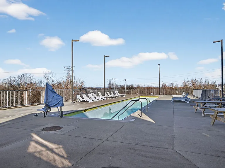 400 Herron Dr #21 — Photo 26