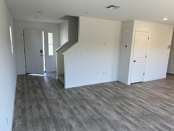 5th image of 477 Rainbow Falls Ln