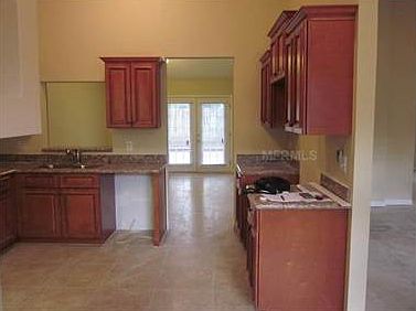 4th image of 4110 Thackery Way
