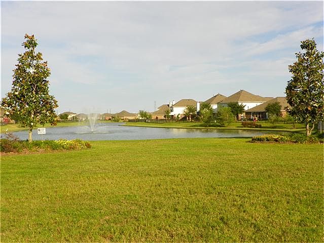 Westheimer Lakes is a serene, master planned community featuring many lakes.
