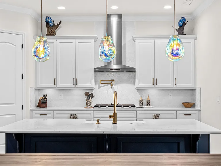 2350 Addison Dr — Photo 16