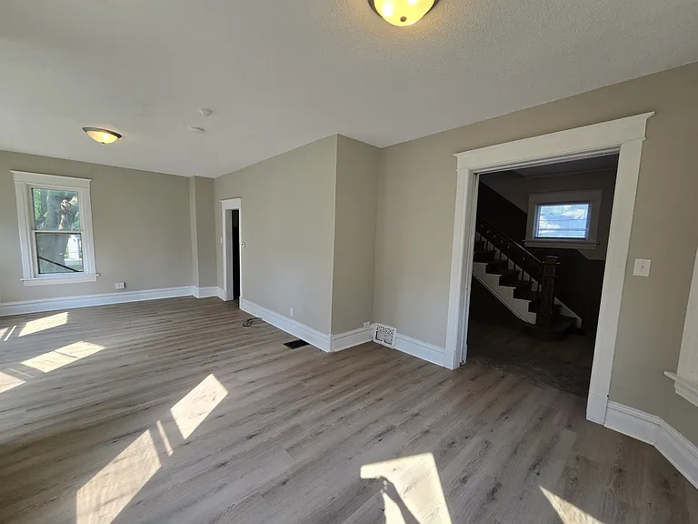 422 Baltimore St — Photo 5