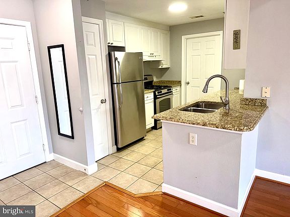 4th image of 501 Hungerford Dr APT 436