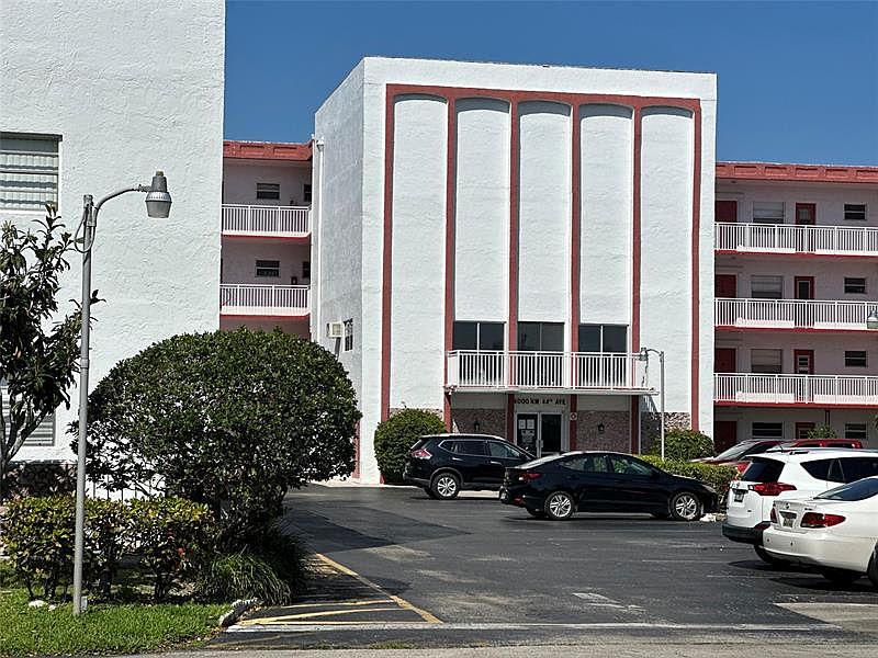 Building Photo 4