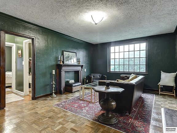 5th image of 4907 Davenport St APT 8