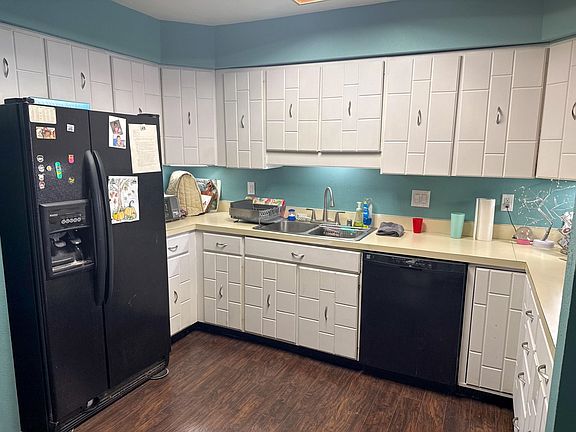 3rd image of 164 Carlyle Way