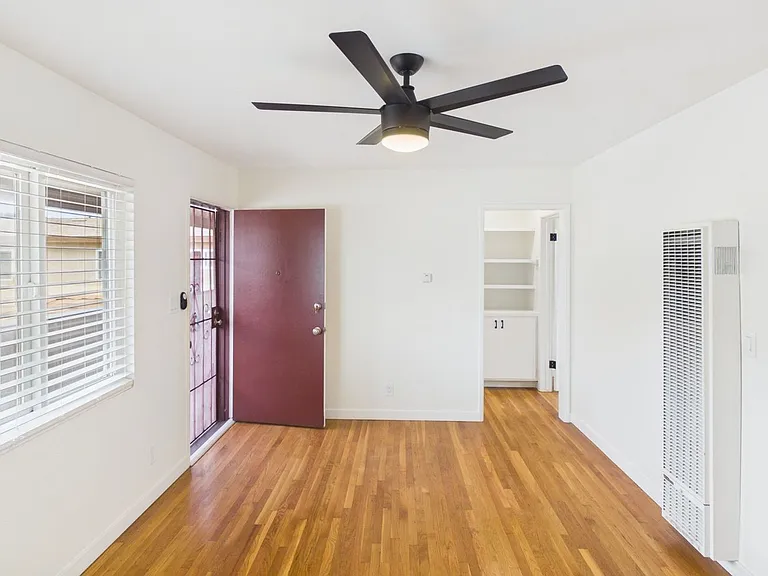 4329-4343.5 Alabama St — Photo 11