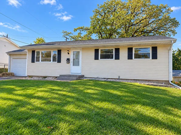 3142 Welshire Dr, Bettendorf, IA 52722