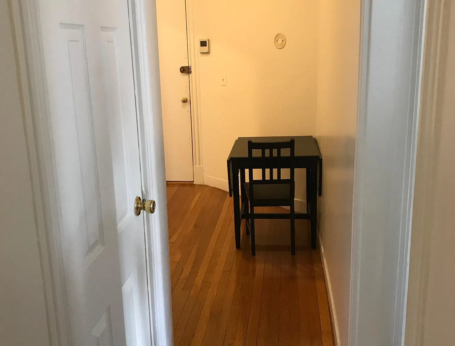 2 bed, 600 sqft, $3,100 — Photo 3