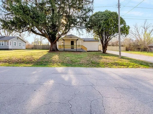 5112 Rinker Rd, Kansas City, MO 64129