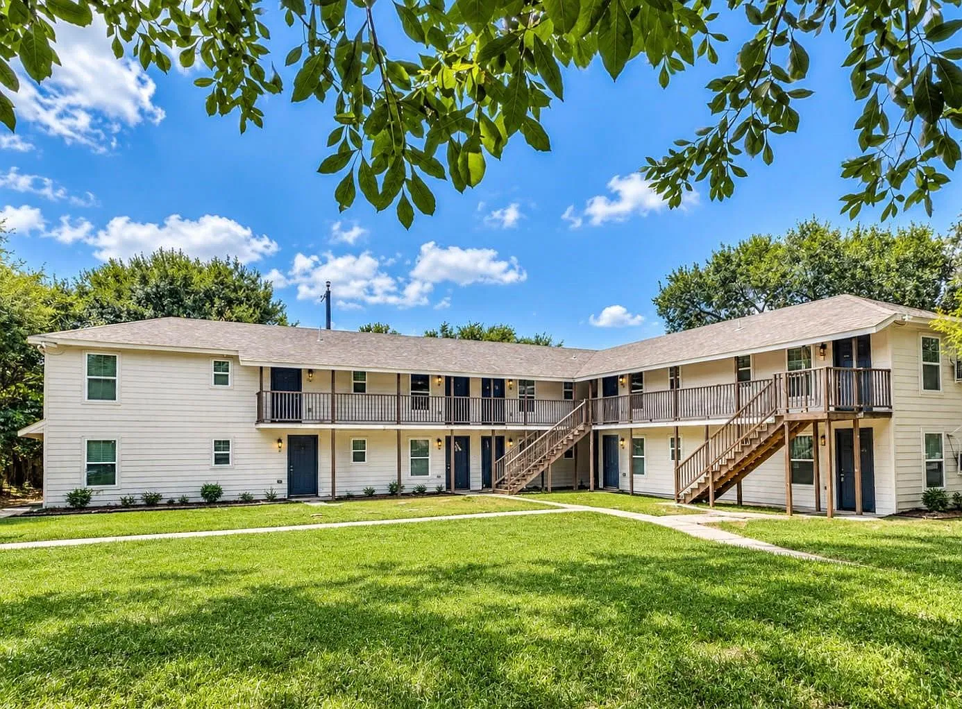 1 bed, 1.0 bath, $800 — Photo 1