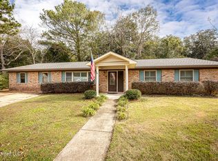 1107 Le Badine Ct, Ocean Springs, MS 39564
