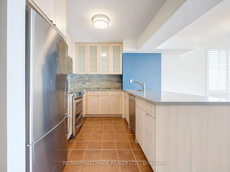 95 Lombard St #1202 — Photo 8