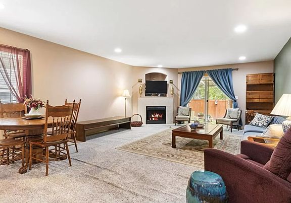 3rd image of 7827 182nd St E