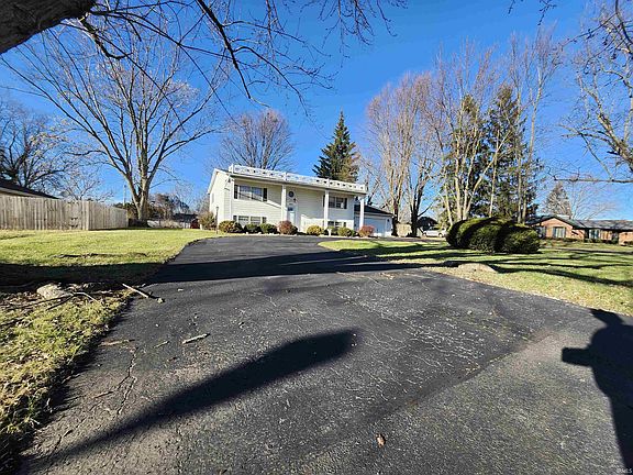 4th image of 8805 Maravilla Dr