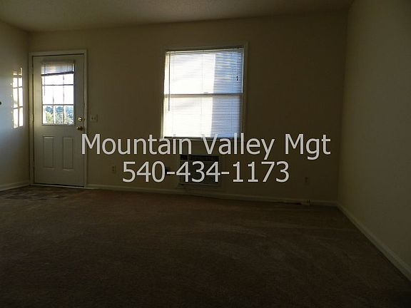 4th image of 620 Norwood St APT A