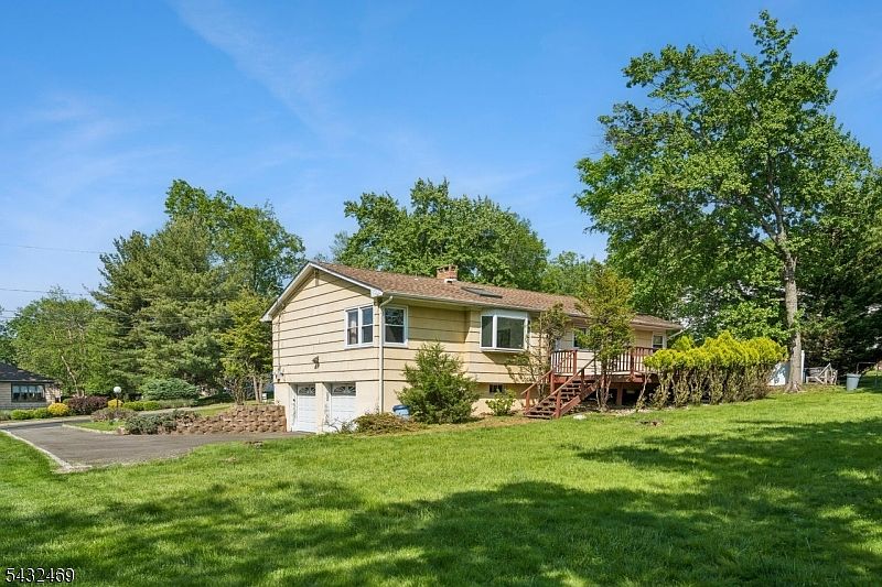 1st image of 12 Clover Ct