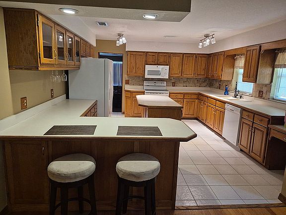 Large Kitchen 