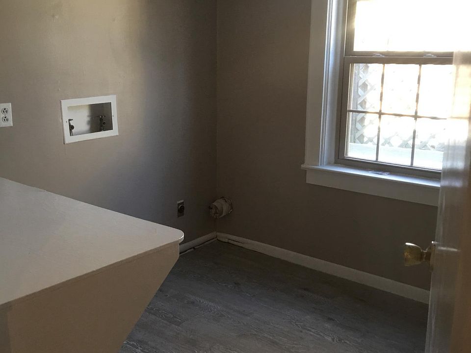 2nd image of 348 Oakwood Rd