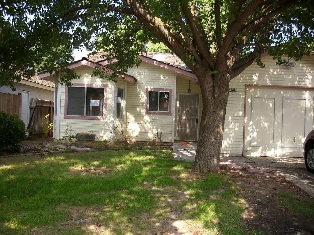 4068 W Brown Ave photo 1
